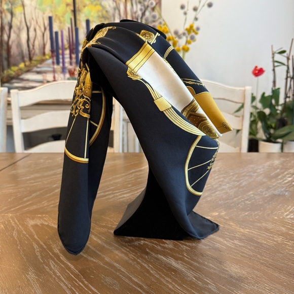 SOLD Authentic Hermes Scarf - Picture 6 of 11